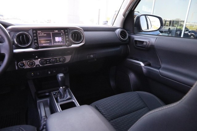 Toyota Tacoma 4WD Vehicle Image 25