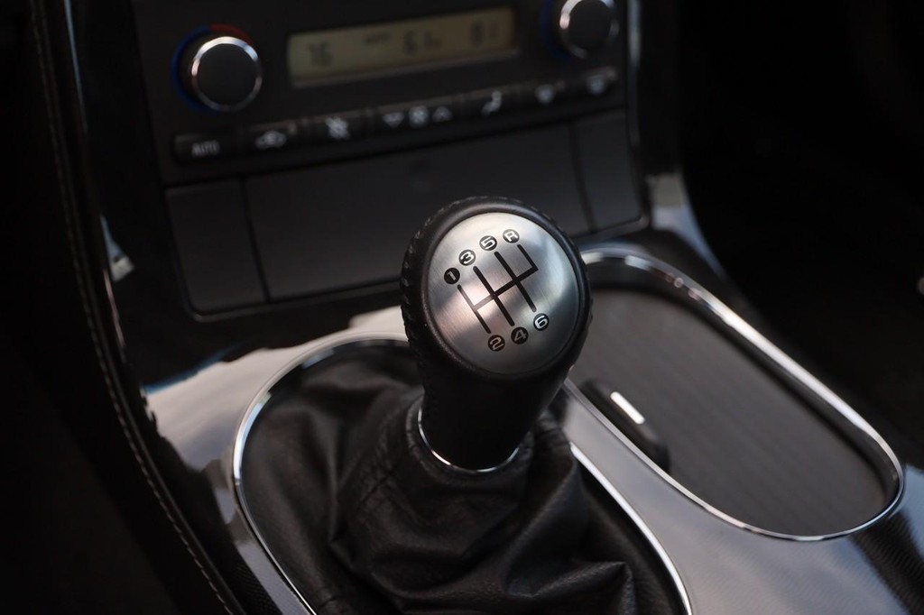 Chevrolet Corvette Vehicle Full-screen Gallery Image 19