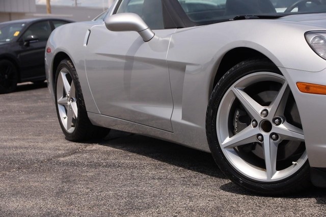 Chevrolet Corvette Vehicle Image 03