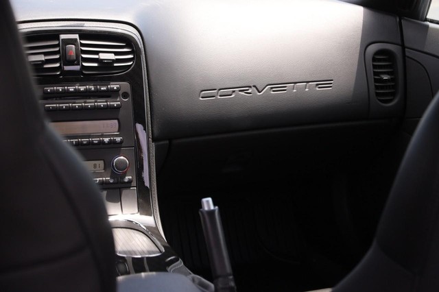 Chevrolet Corvette Vehicle Image 09