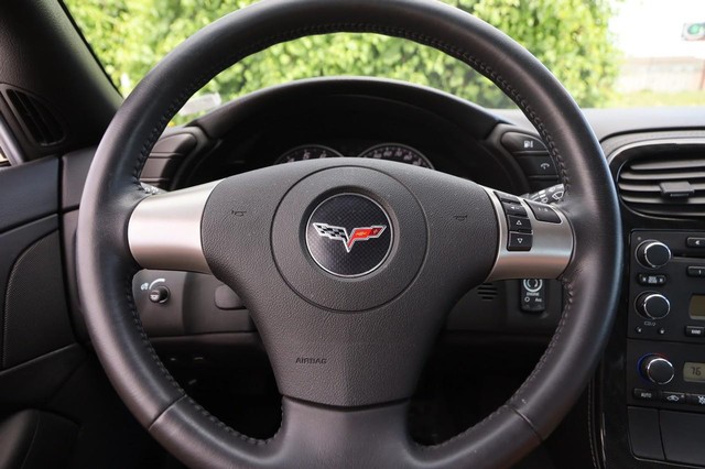 Chevrolet Corvette Vehicle Image 13