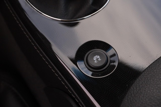 Chevrolet Corvette Vehicle Image 21