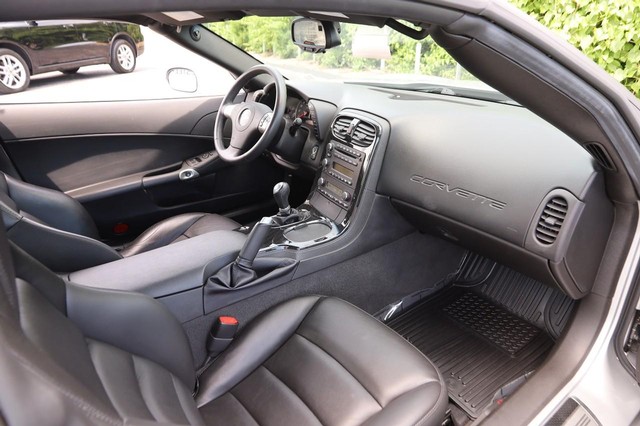 Chevrolet Corvette Vehicle Image 23
