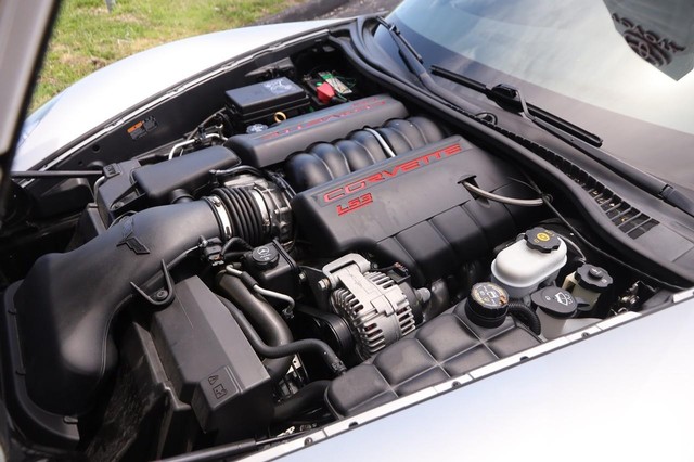 Chevrolet Corvette Vehicle Image 25