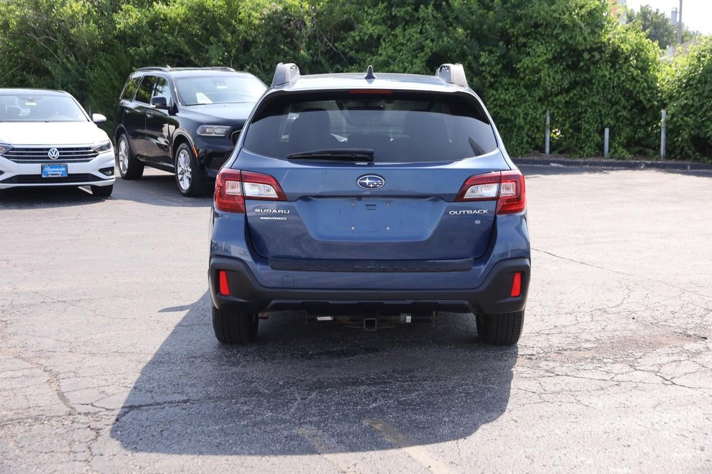 Subaru Outback Vehicle Full-screen Gallery Image 6