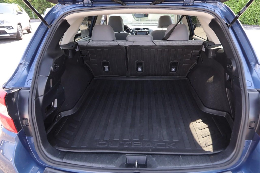 Subaru Outback Vehicle Full-screen Gallery Image 7