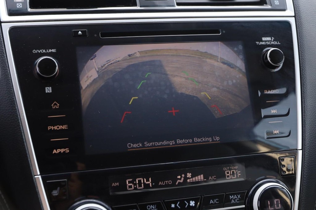 Subaru Outback Vehicle Full-screen Gallery Image 16