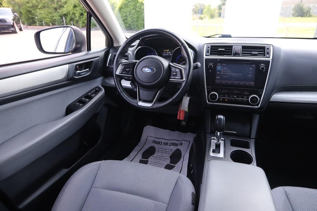 Subaru Outback Vehicle Full-screen Gallery Image 22