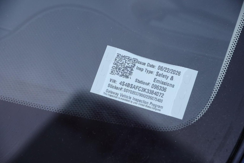 Subaru Outback Vehicle Full-screen Gallery Image 31