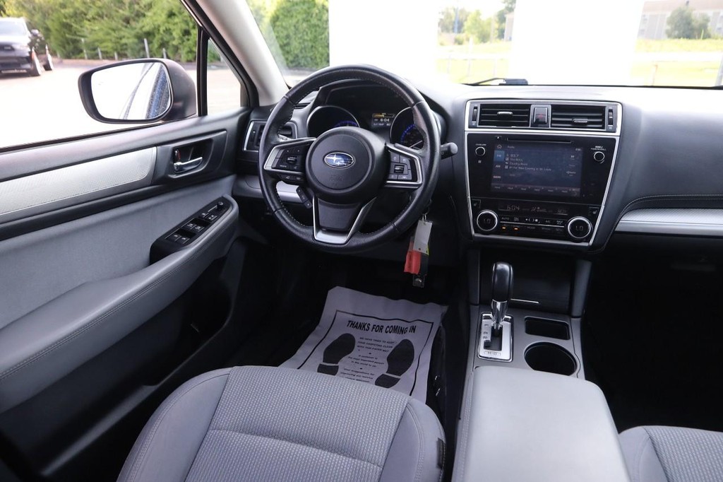 Subaru Outback Vehicle Full-screen Gallery Image 36