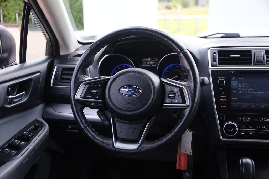 Subaru Outback Vehicle Full-screen Gallery Image 37
