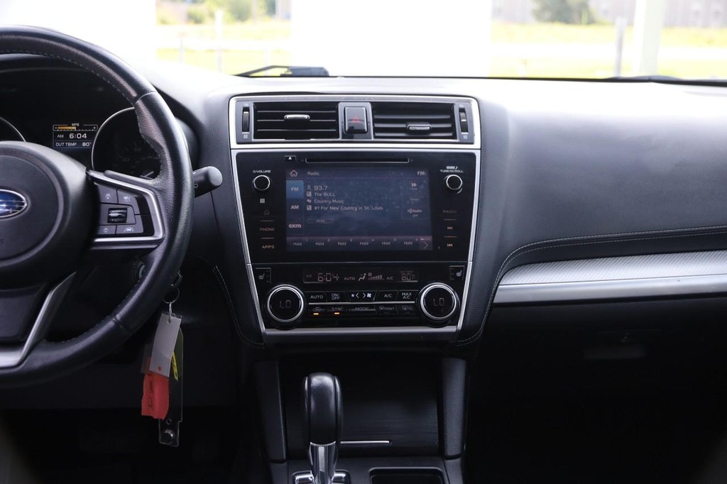 Subaru Outback Vehicle Full-screen Gallery Image 38