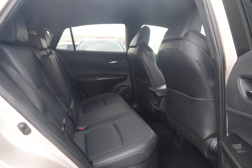 Toyota Venza Vehicle Full-screen Gallery Image 22
