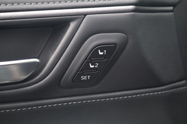 Toyota Venza Vehicle Image 11