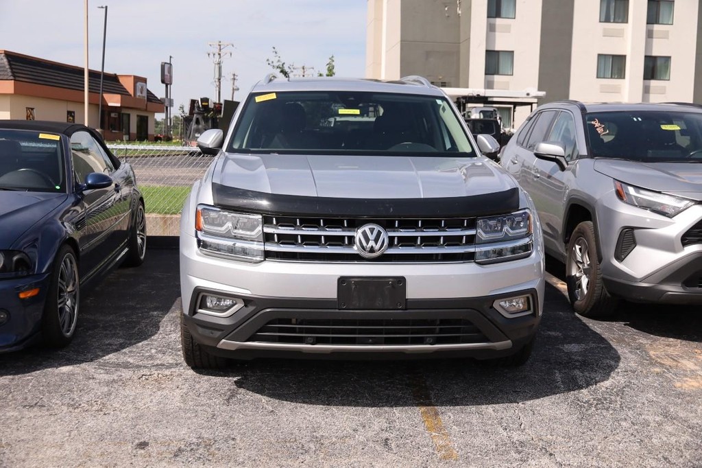 Volkswagen Atlas Vehicle Full-screen Gallery Image 3