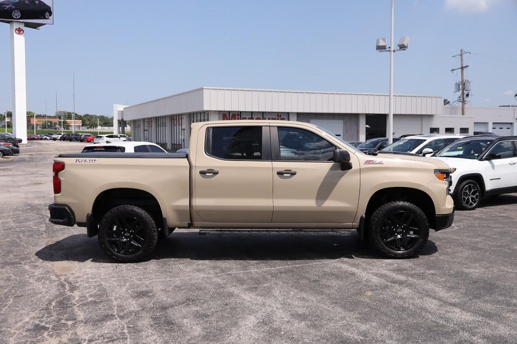 Chevrolet Silverado 1500 Vehicle Full-screen Gallery Image 5