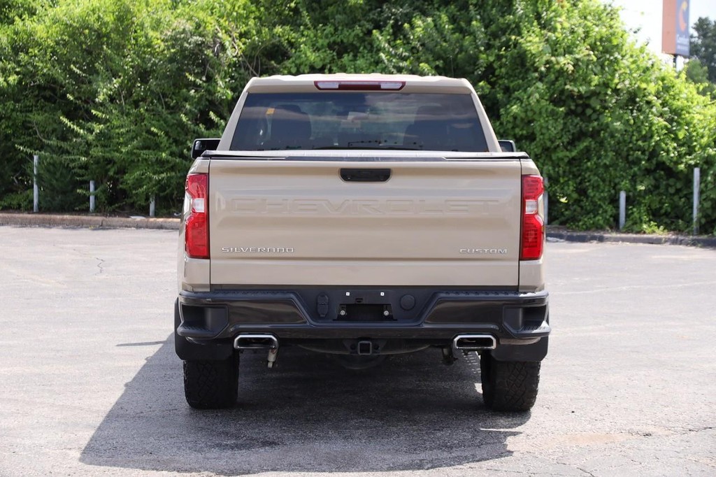 Chevrolet Silverado 1500 Vehicle Full-screen Gallery Image 6