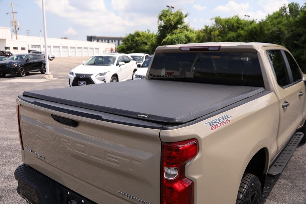Chevrolet Silverado 1500 Vehicle Full-screen Gallery Image 7