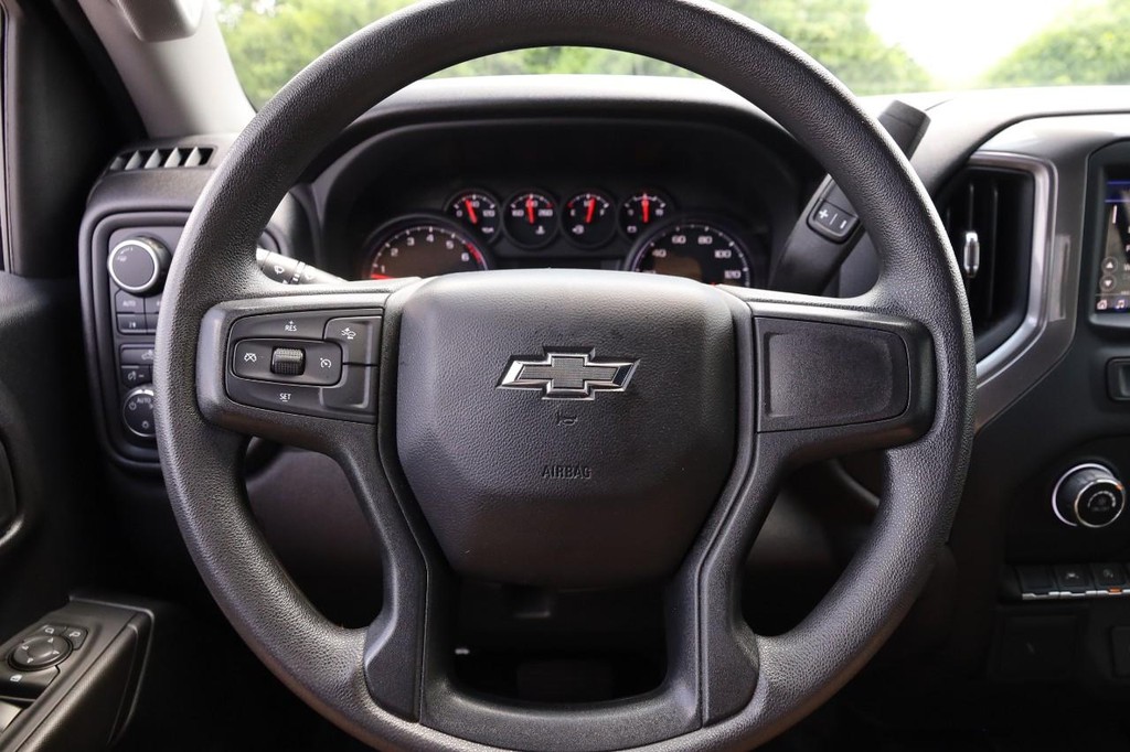 Chevrolet Silverado 1500 Vehicle Full-screen Gallery Image 10