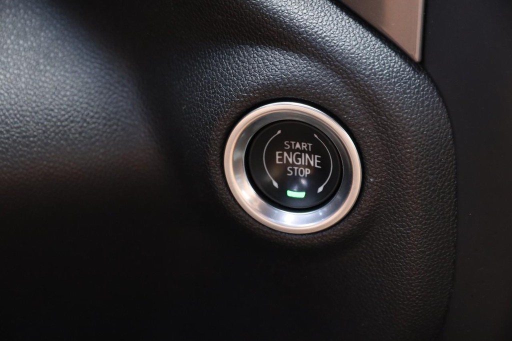 Chevrolet Silverado 1500 Vehicle Full-screen Gallery Image 14