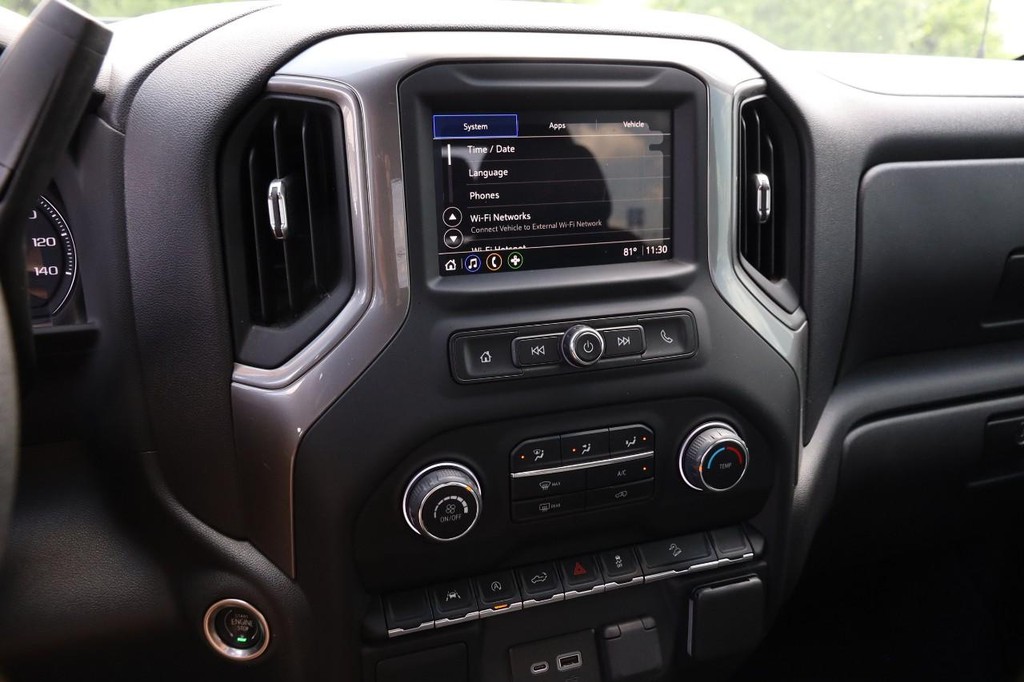 Chevrolet Silverado 1500 Vehicle Full-screen Gallery Image 16