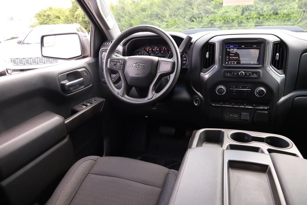 Chevrolet Silverado 1500 Vehicle Full-screen Gallery Image 22