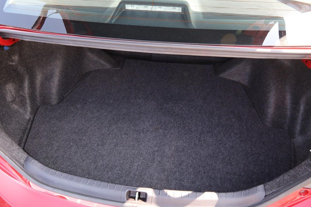 Toyota Corolla Vehicle Full-screen Gallery Image 7