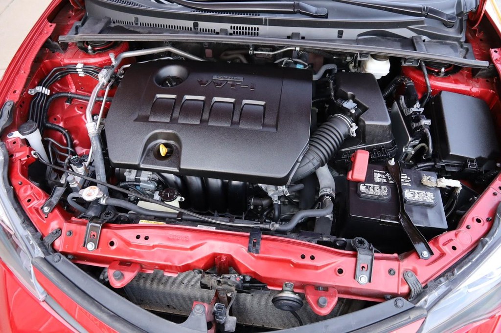 Toyota Corolla Vehicle Full-screen Gallery Image 27