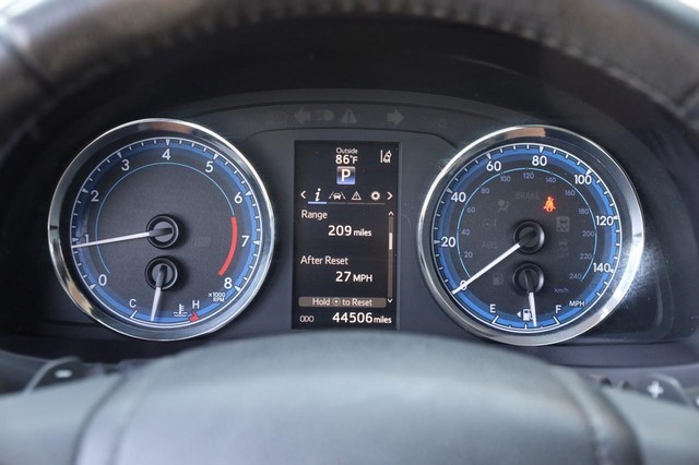 Toyota Corolla Vehicle Image 13