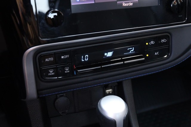 Toyota Corolla Vehicle Image 17