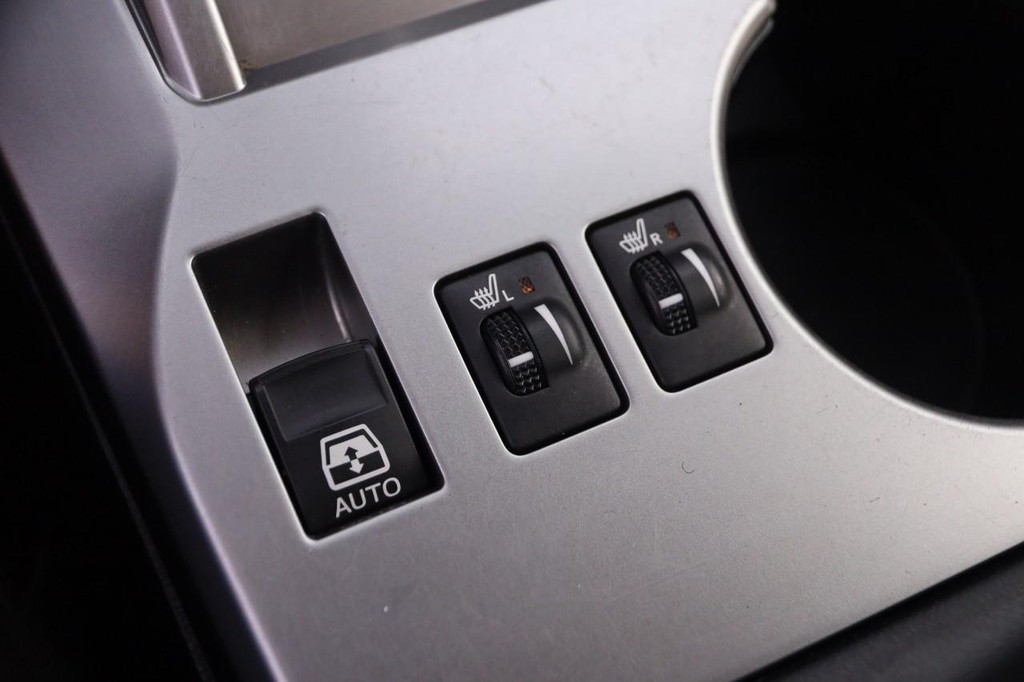 Toyota 4Runner Vehicle Full-screen Gallery Image 20