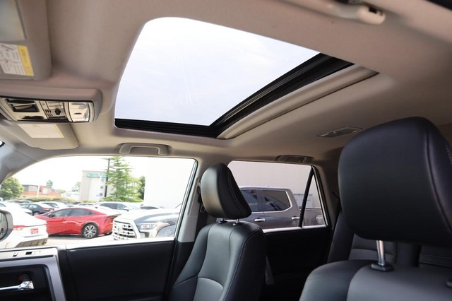 Toyota 4Runner Vehicle Image 08