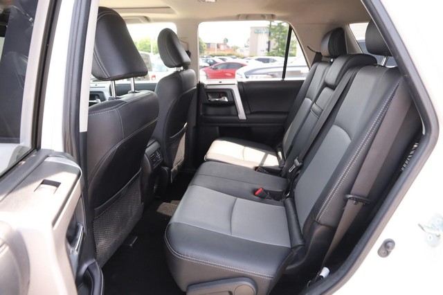 Toyota 4Runner Vehicle Image 10