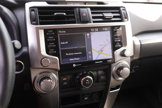 Toyota 4Runner Vehicle Image 16