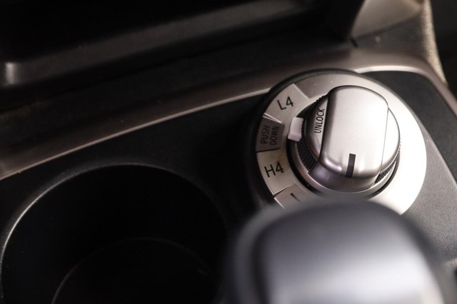 Toyota 4Runner Vehicle Image 19