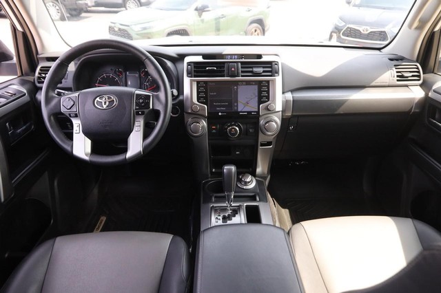 Toyota 4Runner Vehicle Image 22