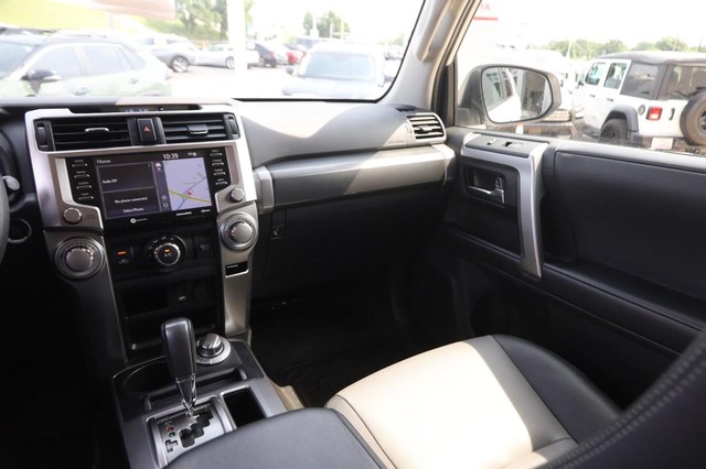 Toyota 4Runner Vehicle Image 26