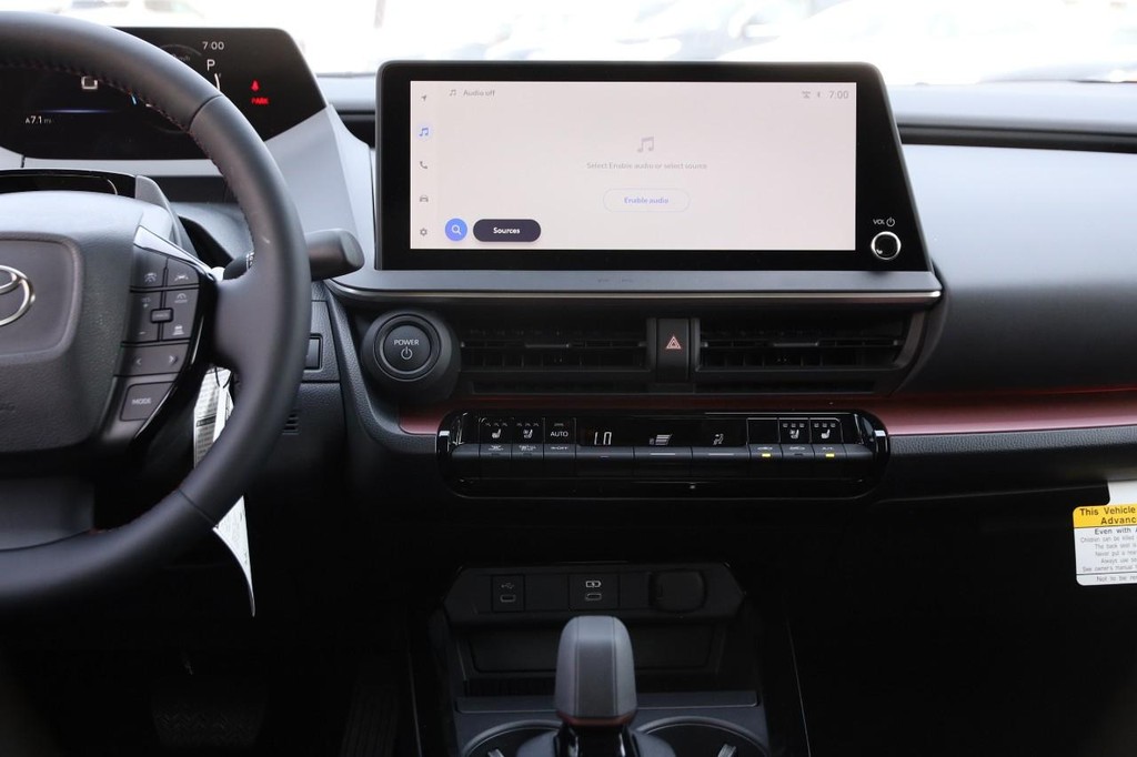 Toyota Prius Plug-In Hybrid Vehicle Full-screen Gallery Image 28