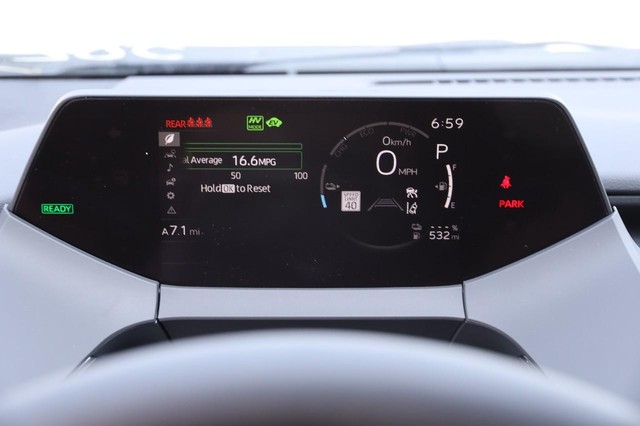 Toyota Prius Plug-In Hybrid Vehicle Image 15