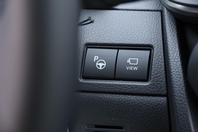 Toyota Prius Plug-In Hybrid Vehicle Image 17