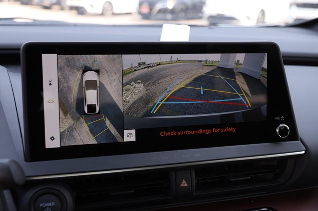 Toyota Prius Plug-In Hybrid Vehicle Image 19