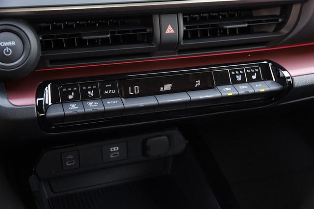 Toyota Prius Plug-In Hybrid Vehicle Image 20