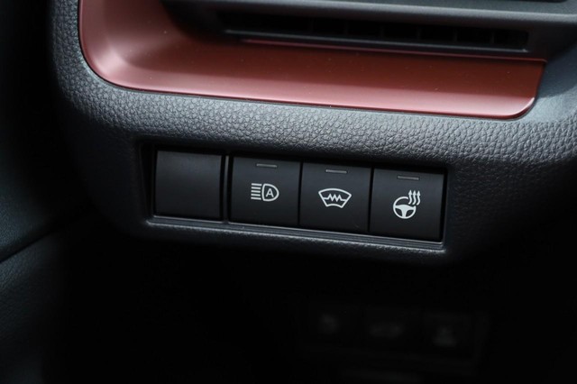 Toyota Prius Plug-In Hybrid Vehicle Image 22
