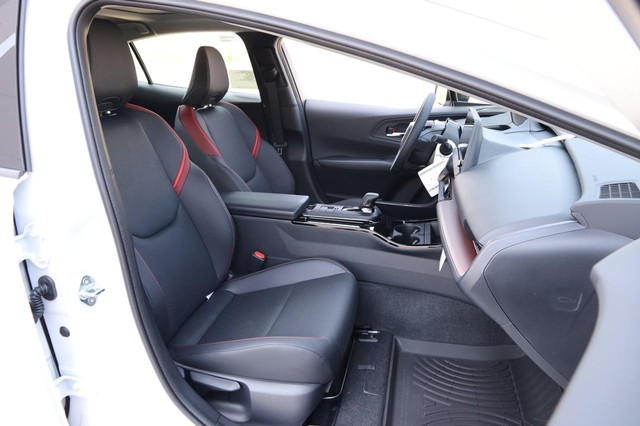 Toyota Prius Plug-In Hybrid Vehicle Image 30