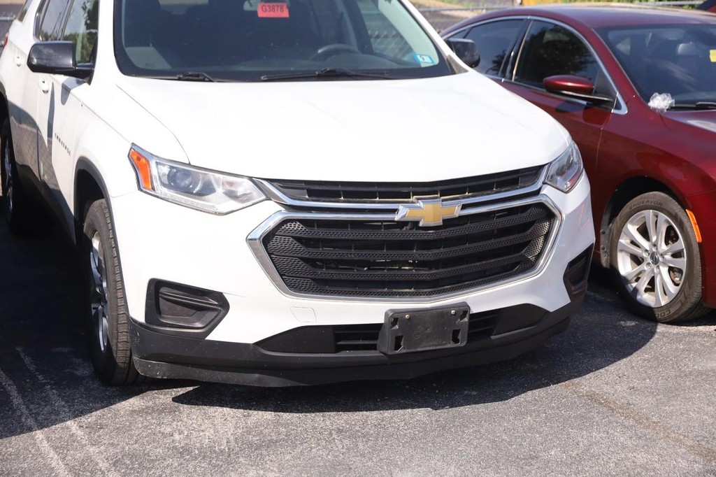 Chevrolet Traverse Vehicle Full-screen Gallery Image 03