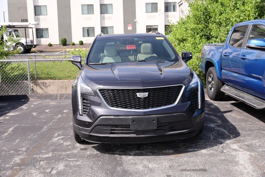 Cadillac XT4 Vehicle Full-screen Gallery Image 03
