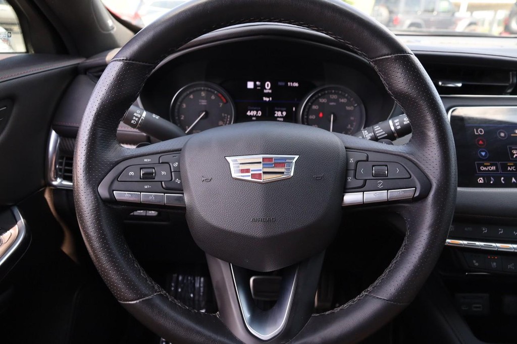 Cadillac XT4 Vehicle Full-screen Gallery Image 12
