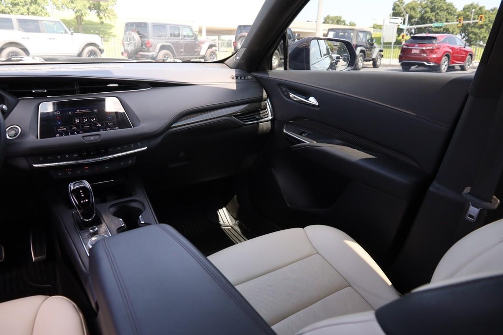 Cadillac XT4 Vehicle Full-screen Gallery Image 27