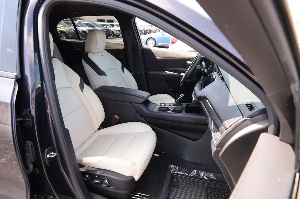 Cadillac XT4 Vehicle Full-screen Gallery Image 28