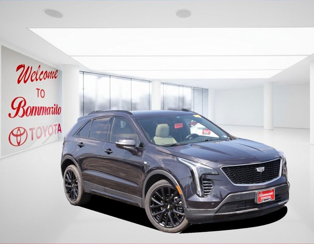 Cadillac XT4 Vehicle Image 02
